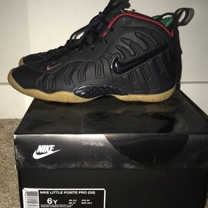 Gucci Foams (Black)